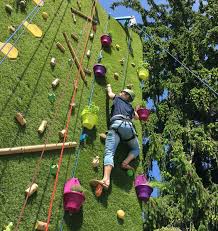 Une journée portes ouvertes spéciale Fête des Mère chez Altitude Grimpe. escalade en famille